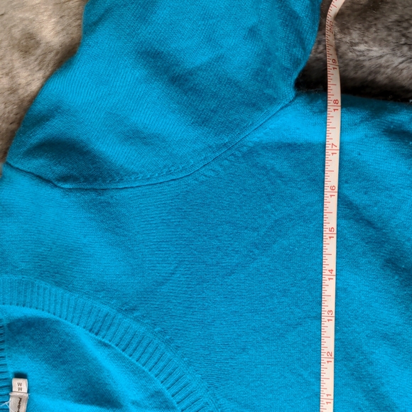 M- 💯% CASHMERE Blue Sweater - Picture 4 of 5